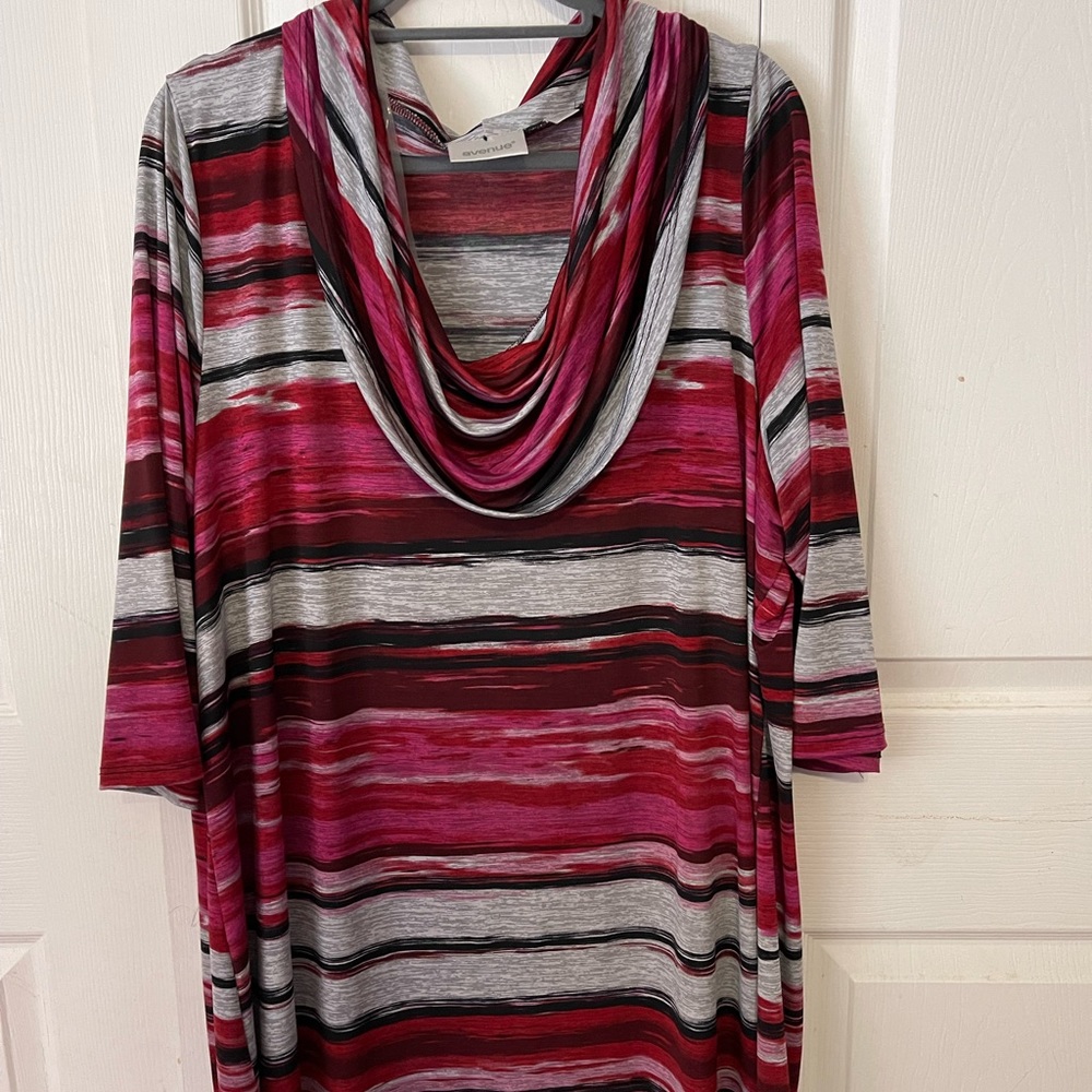 Avenue 3/4 sleeve dressy top; beautiful fit; worn a few times, washed 1 time.